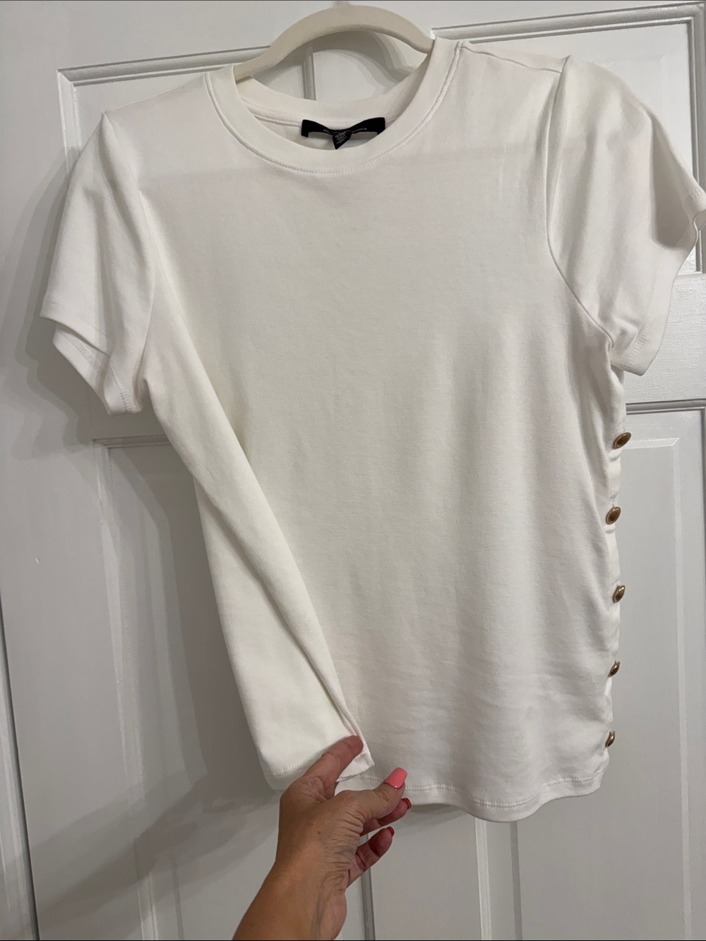 White House Black Market Women’s Cream Short-Sleeve Crewneck Tee